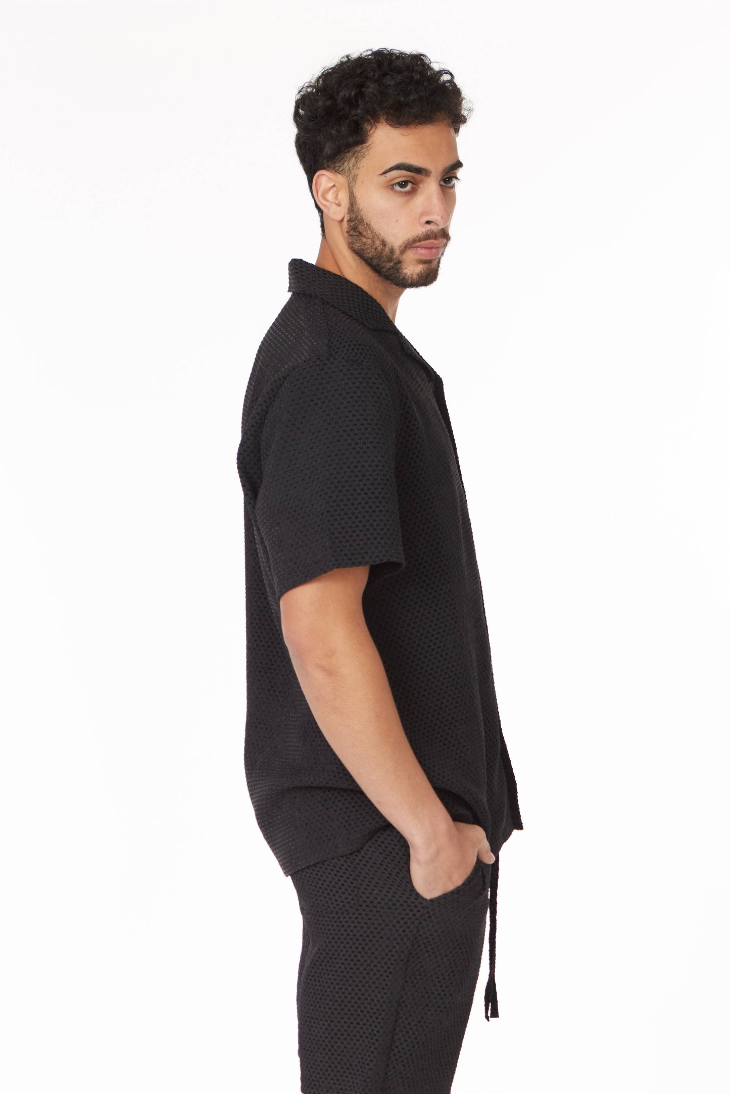 Crochet/Textured Short Sleeve Men's Shirt / L