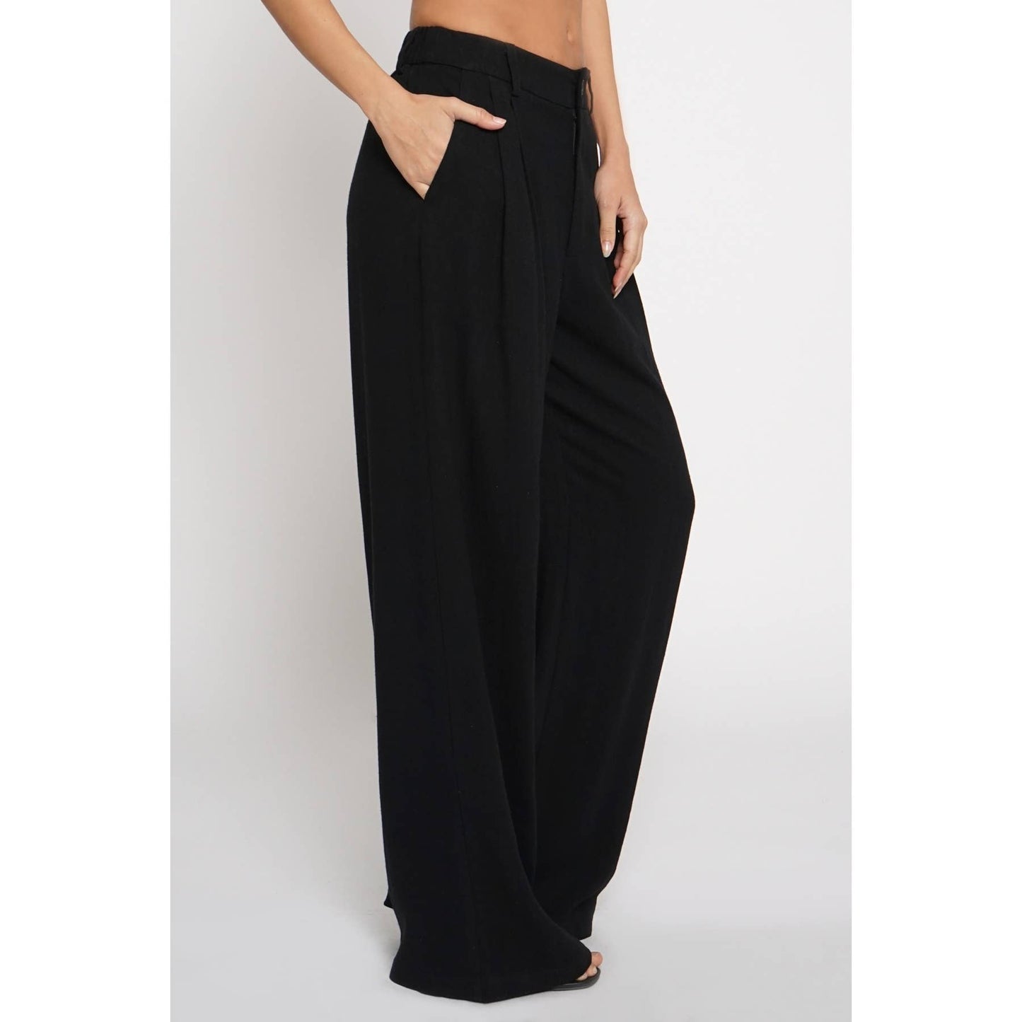 PLEATED FRONT LINEN TROUSER: Black / S