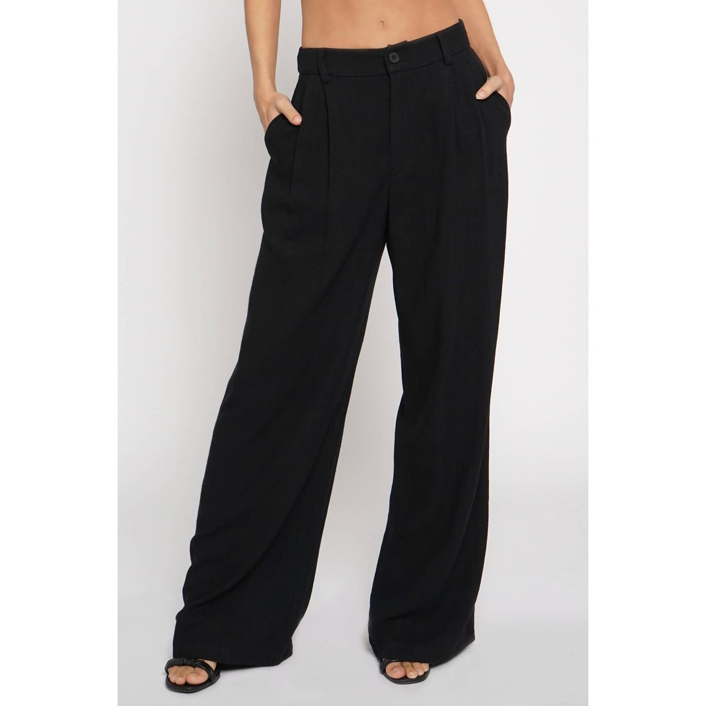 PLEATED FRONT LINEN TROUSER: Black / S