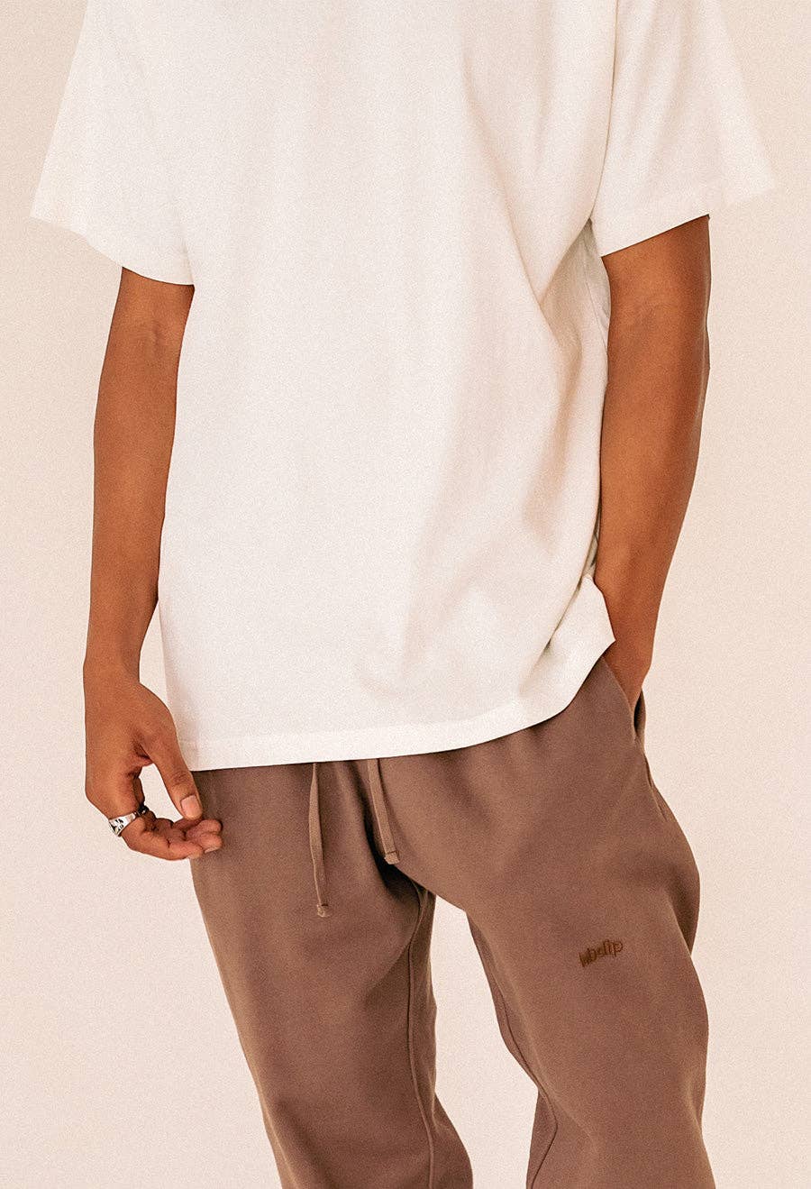 VINTAGE TEE: Black / Large